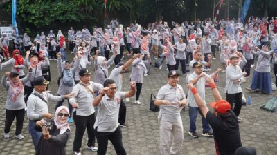 Pj Sekda Lepas Peserta Gerak Jalan Sehat Guru Kota Bogor